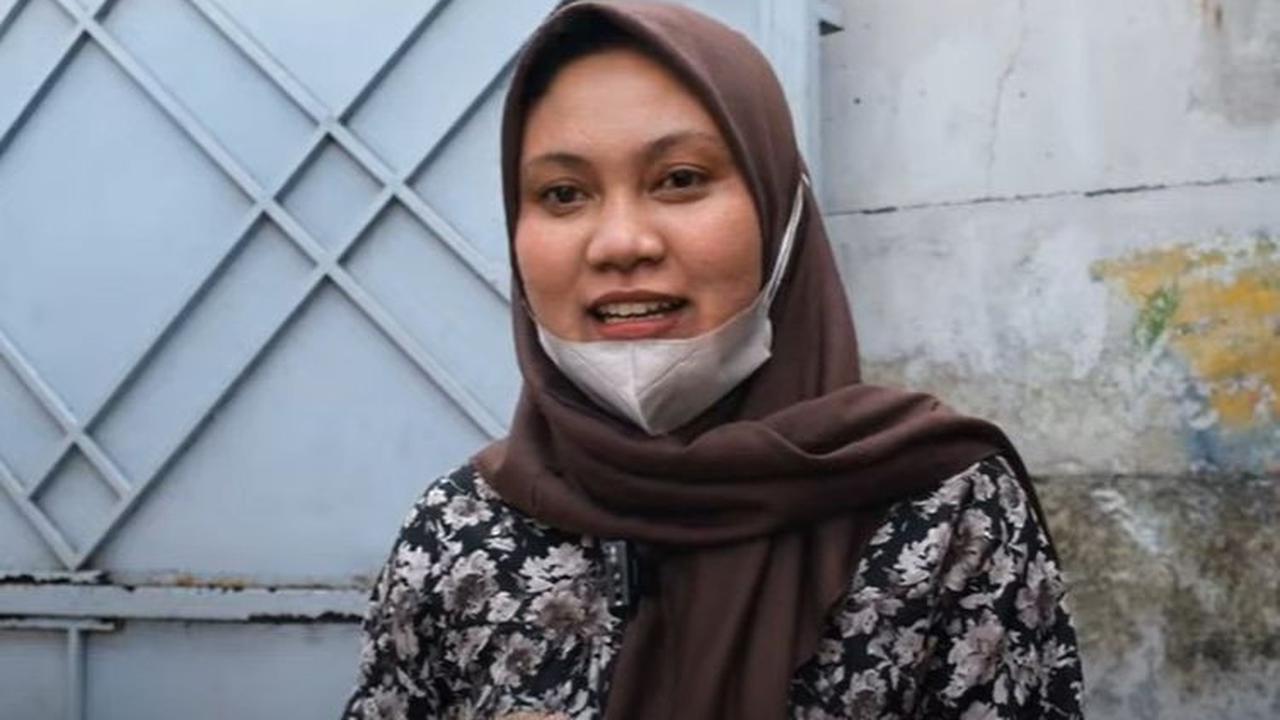 Kini dia pun menikmati hasil kerja kerasnya. Dia bahkan mau membeli mobil.<br>