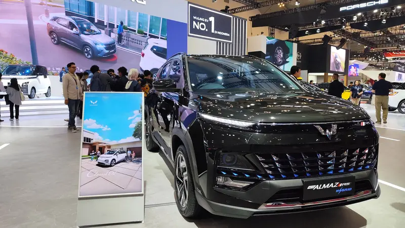 Wuling New Almaz RS Pro Hybrid.