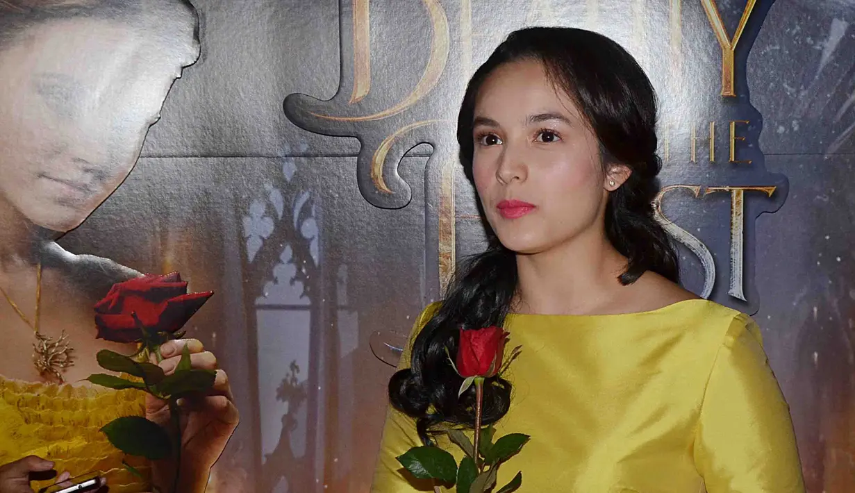 "Ya aku suka banget dan sesuai ekspektasi. Fresh banget. Apalagi aku sukanya ada bagian musikalnya juga karena aku suka sama teater jadi ini sebuah film yang memang sesuai ekspetasi banget," ucap Chelsea Islan. (Deki Prayoga/Bintang.com)