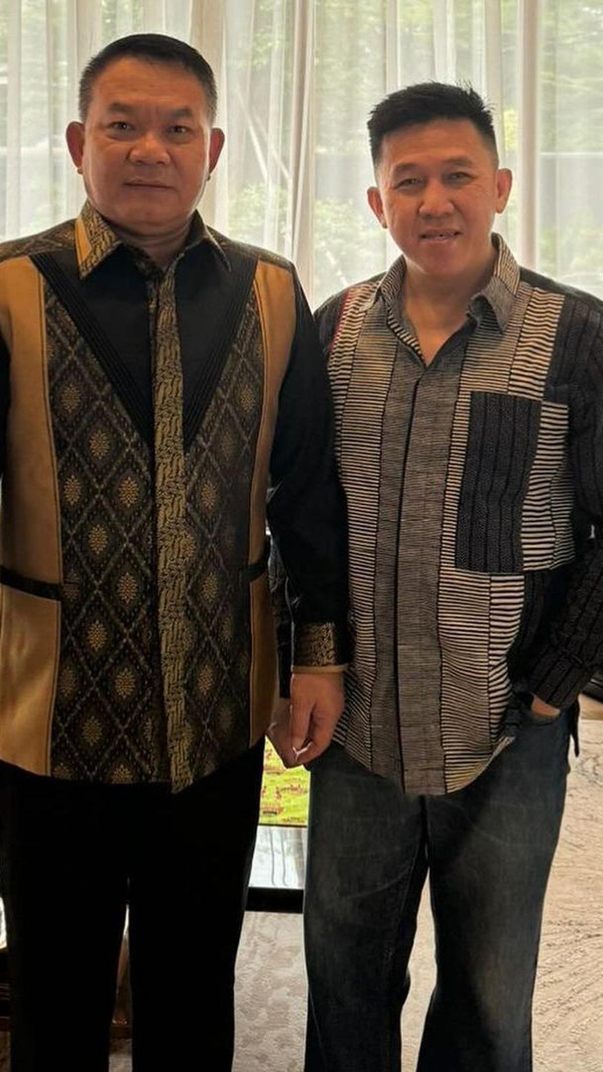 Beberapa waktu lalu Ferry Sunarto membagikan foto bersama Jenderal Dudung Abdurachman di akun instagramnya.&nbsp;