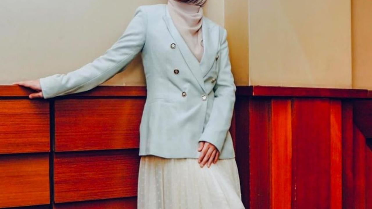 Dinda Hauw Mendapat pujian