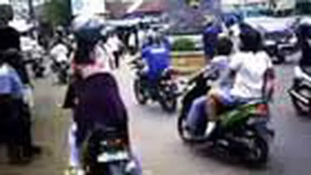 Konvoi Pelajar Dihadang Massa