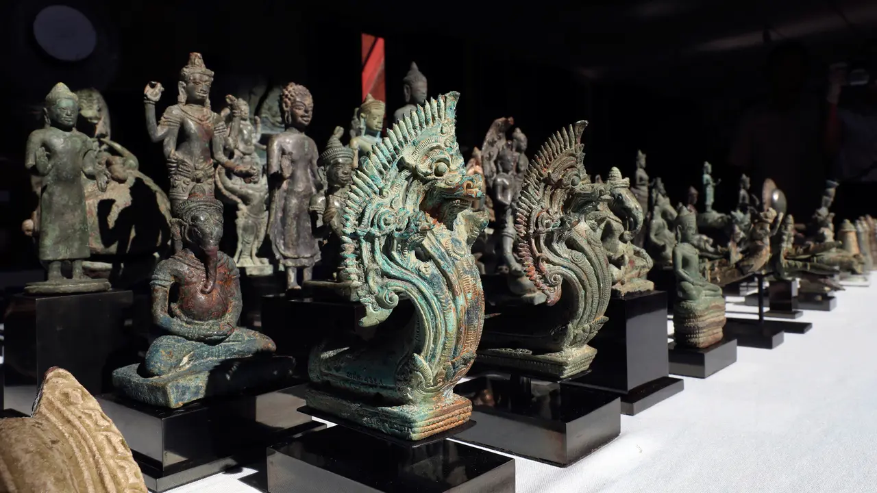 Kolektor Jepang Kembalikan 85 Artefak Asal Kamboja