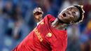 Tammy Abraham merupakan pesepak bola jebolan akademi Chelsea yang pada musim ini memilih untuk merumput bersama AS Roma. Striker 22 tahun tersebut menandatangani kontrak dengan durasi lima tahun bersama i Giallorossi. (Foto: AFP/Alberto Pizzoli)