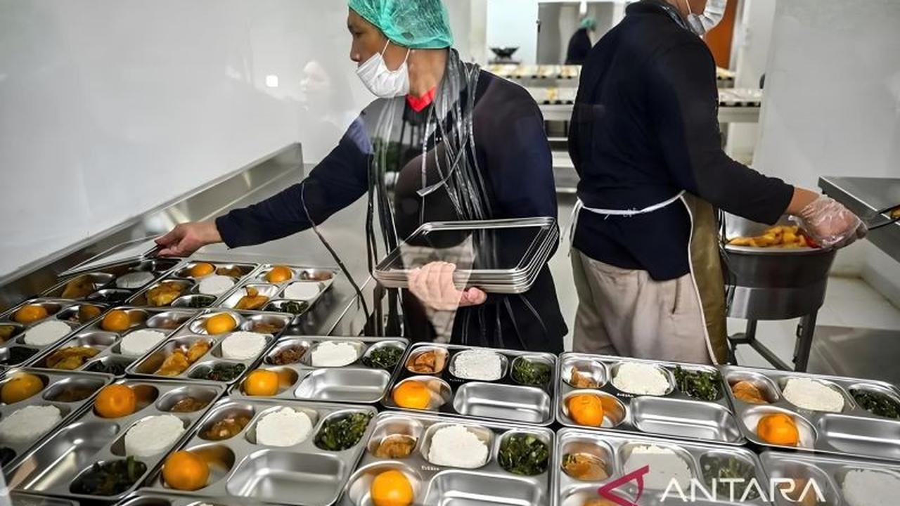 Puluhan Siswa SMKN 11 Semarang Mual Usai Santap Makan Bergizi Gratis, Penyaluran Dihentikan Sementara