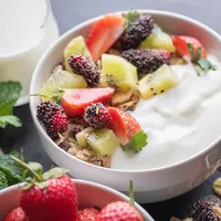 Salad buah harus ditaruh di dalam lemari es agar tetap segar/copyright freepik