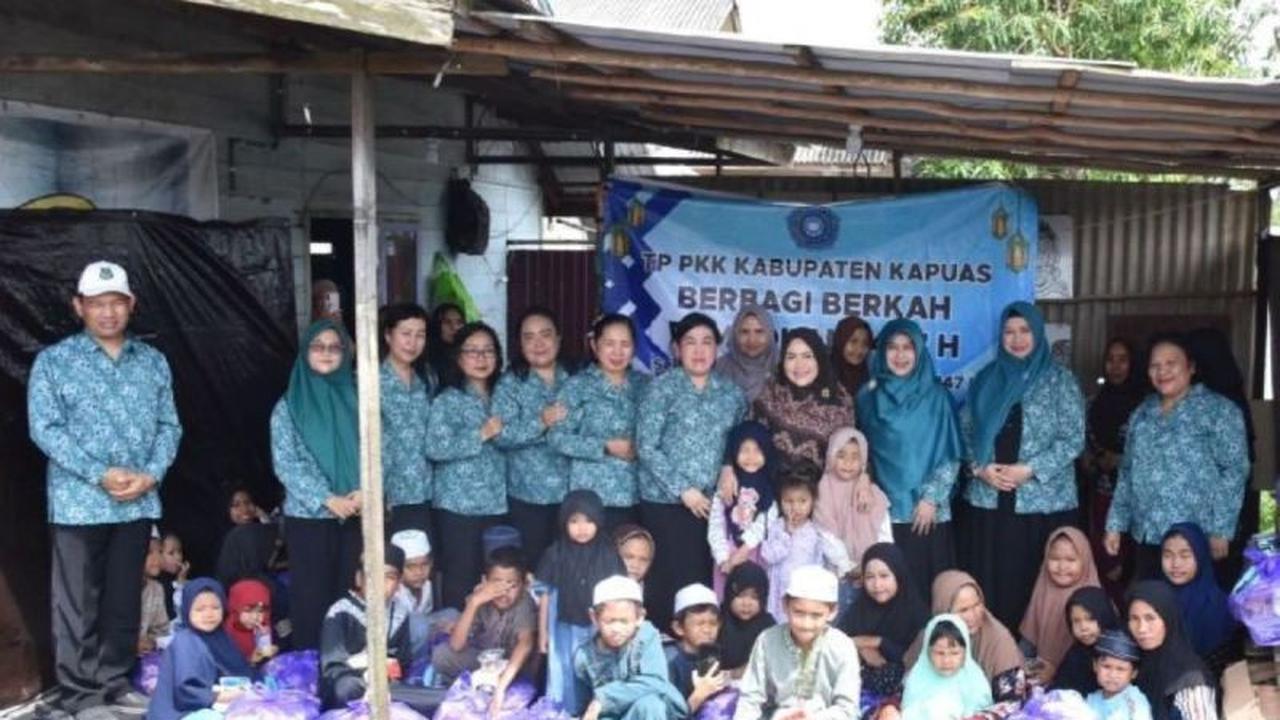 PKK Kapuas Berbagi Sembako dan Takjil, Hadirkan Berkah Ramadhan untuk Anak Yatim Piatu