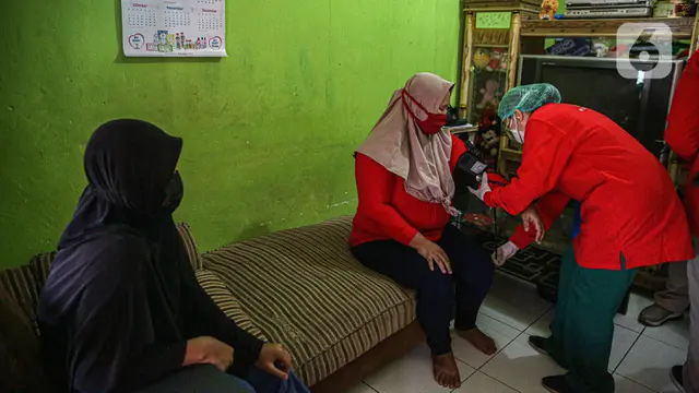 Vaksinasi COVID-19 Secara Dari Rumah ke Rumah di Bogor