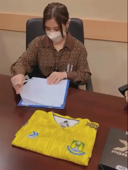 Prilly Latuconsina (Instagram/prillylatuconsina96)