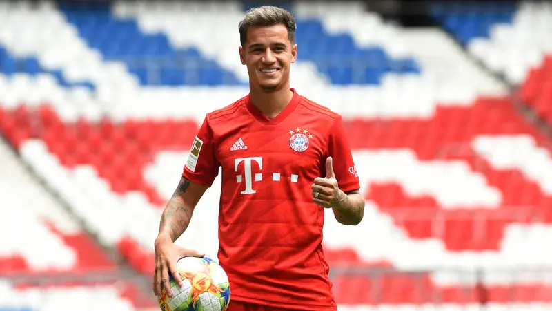 Gabung Bayern Munchen, Philippe Coutinho Pamer Jersey dan Istri