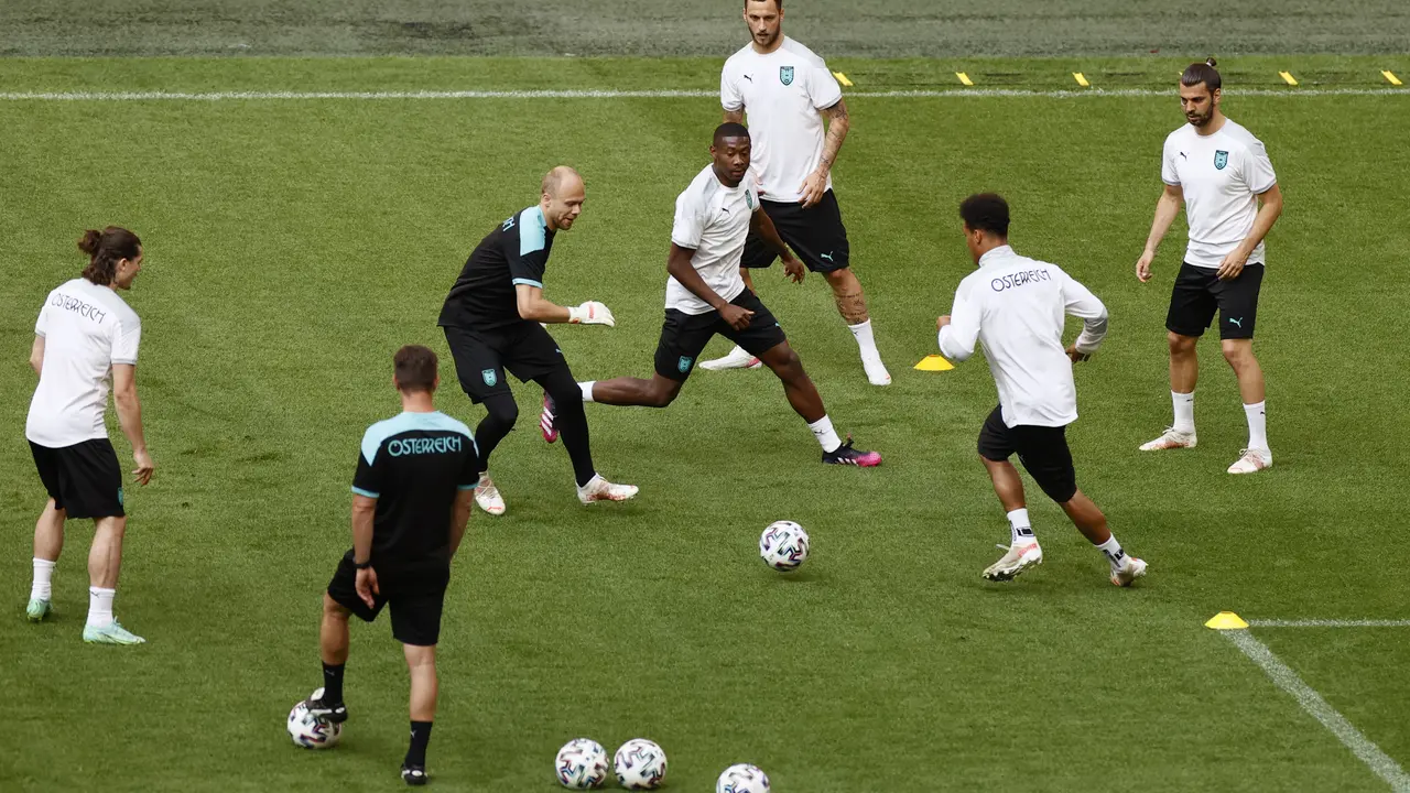 Sesi Latihan Belanda vs Austria
