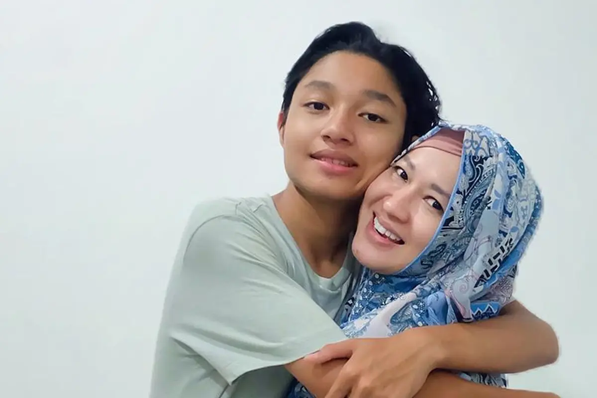 6 Potret Kebersamaan Kiesha Alvaro dan Ibunda, Bak Kakak Adik