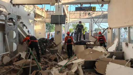 Gempa NTT, Hercules dan Kapal Perang Dikerahkan Bantu Korban di Nagekeo