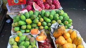 Buah Segar dan Perjuangan Menjaga Isi Dompet