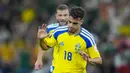 Pemandangan menarik dan emosional tersaji dalam laga Grup F Piala Dunia 2026 yang mempertemukan Swedia melawan Tunisia pada Senin (15/6/2026). Pemain Swedia, Yasin Ayari sukses mencuri perhatian publik setelah mencetak gol pembuka bagi timnya. Alih-alih meluapkan kegembiraan, pemain muda itu justru memilih untuk tidak melakukan selebrasi setelah membobol gawang Tunisia. (AP Photo/Moises Castillo)