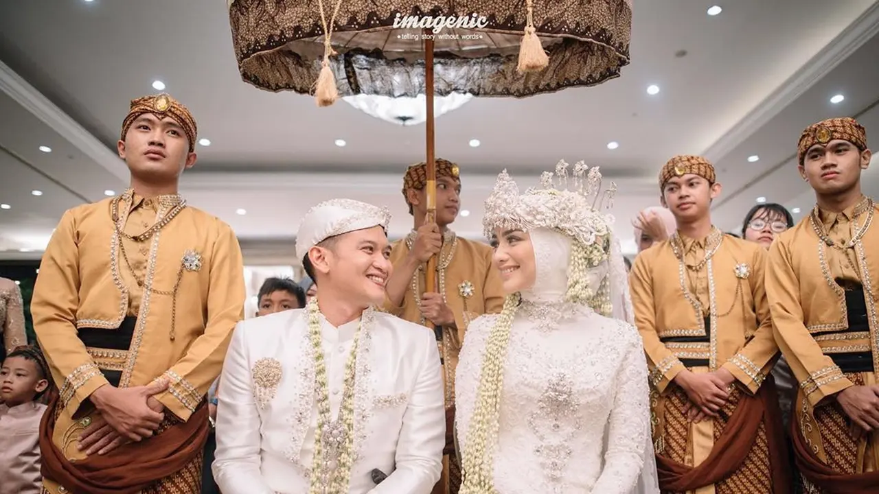 7 Potret Prosesi Adat Sunda di Pernikahan Citra Kirana dan Resky Aditya