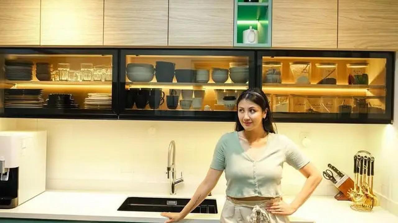 Potret Dapur Sharena Delon, Inspirasi Dapur Mungil yang Estetik dan Fungsional