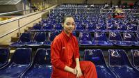 Atlet Wushu Indonesia, Lindswel Kwok saat usai bertanding pada Kejuaraan Dunia Wushu 2015 di Istora Senayan, Jakarta, Sabtu(14/11/2015) WIB. (Bola.com/Nicklas Hanoatubun)