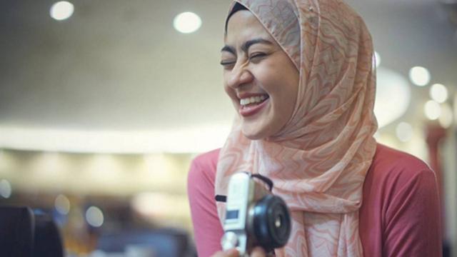 Sarah Gadrie, Dokter Gigi Cantik dengan Segudang Talenta