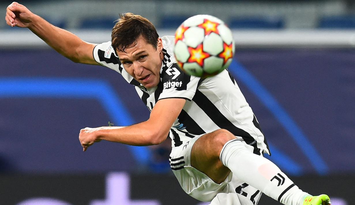 Federico Chiesa menjadi bidikan Conte jika merujuk pada formasi 3-4-3 yang sering ia gunakan. Ia akan menjadi trio maut bersama Kane dan Son. Namun akan sulit rasanya mendapatkan Chiesa, mengingat dirinya akan diproyeksikan sebagai pemain masa depan Juventus menggantikan Ronaldo. (AFP/Olga Maltseva)