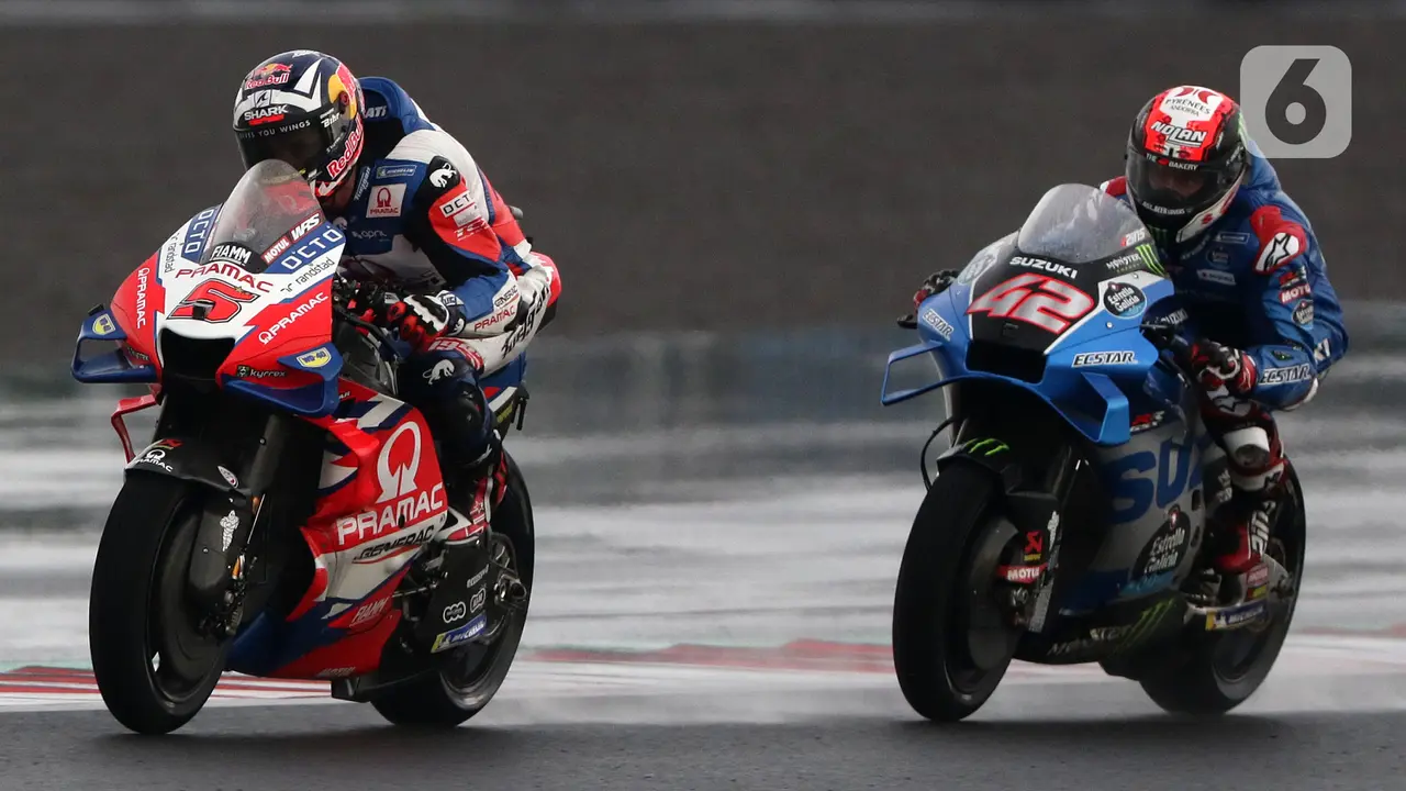 FOTO: Aksi Pembalap MotoGP Libas Lintasan Basah Pertamina Mandalika International Street Sirkuit