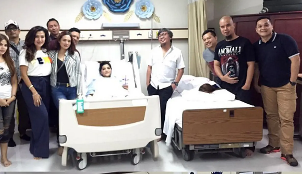 Beberapa artis terlihat dari foto yang diunggah oleh Ashanty. Diantaranya, Ahmad Dhani, Jessica Iskandar, Olla Ramlan dan masih banyak lagi. Tidak hanya itu, ternyata mantan istri Anang Hermansyah, Krisdayanti juga hadir. (Instagram/ashanty_ash)