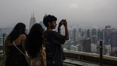 Kuala Lumpur Diselimuti Kabut Asap dari Kalimantan