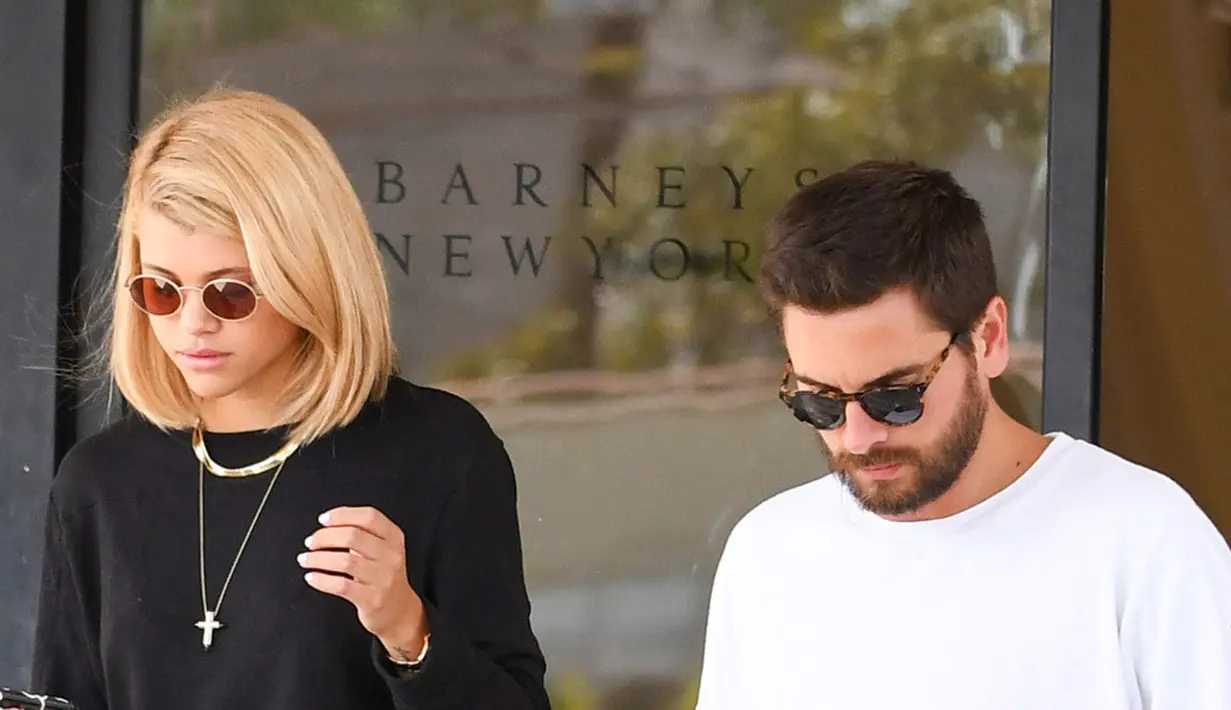 Meski Scott masih miliki perasaan cemburu untuk Kourtney, dirinya pun sudah miliki kekasih, Sofia Richie. (Footwear News)