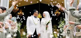 Melepas masa lajang, Indah Nada Puspita menggelar pernikahan intimate. Ia mengenakan gaun putih dengan potongan mermaid. (Foto: Instagram/ Indah Nada Puspita)
