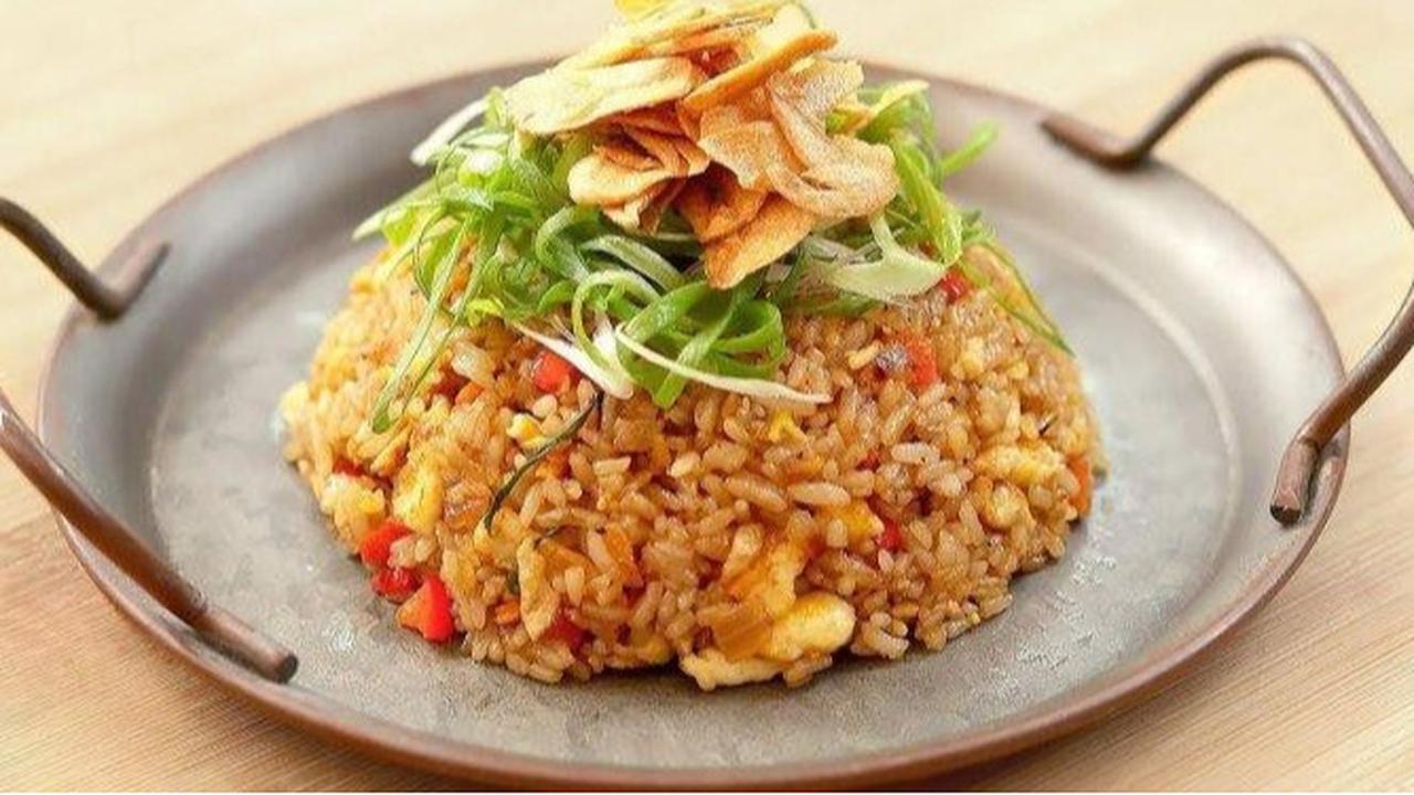 2. Nasi Goreng Jepang (Garlic Fried Rice)