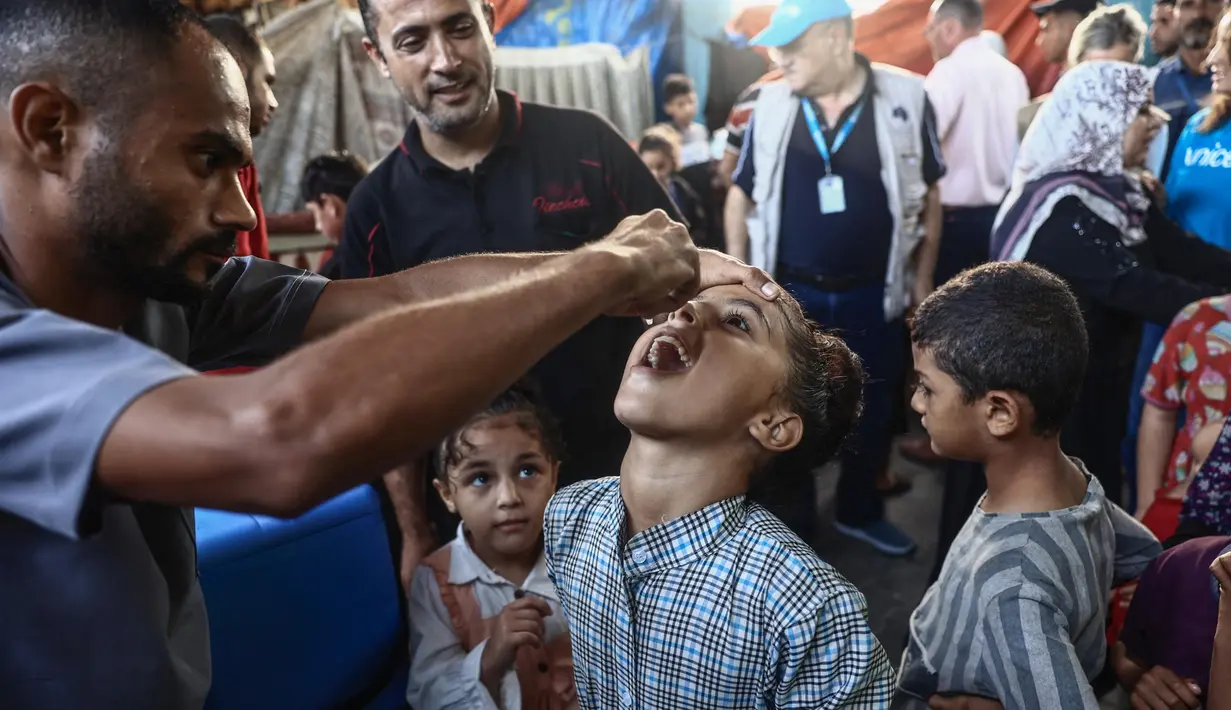 Sebelumnya, pada 16 Agustus 2024, Kementerian Kesehatan Palestina melaporkan kasus pertama polio di Jalur Gaza. (Eyad BABA/AFP)