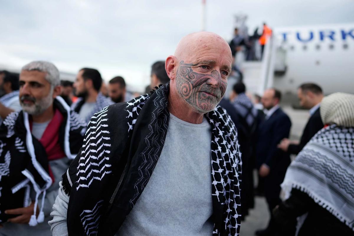 FOTO: Aktivis Global Sumud Tiba di Istanbul Setelah Ditahan srael