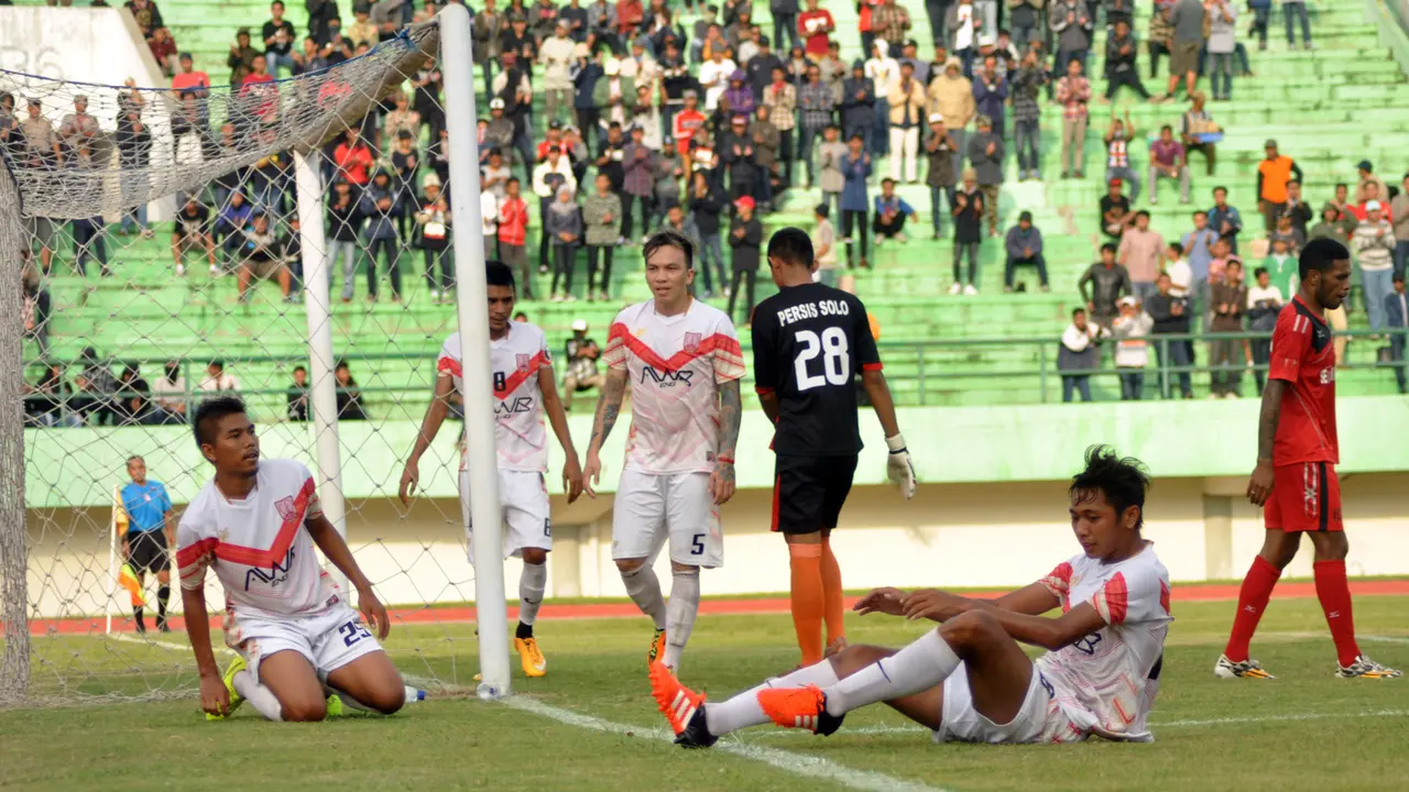 Persis Solo