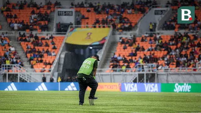  Lapangan JIS Tergenang Jelang Laga Brasil Vs Argentina di Perempat Final Piala Dunia U-17 2023