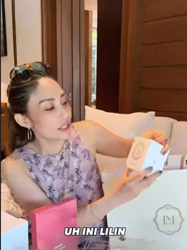 Isi Souvenir Bridesmaid Luna Maya
