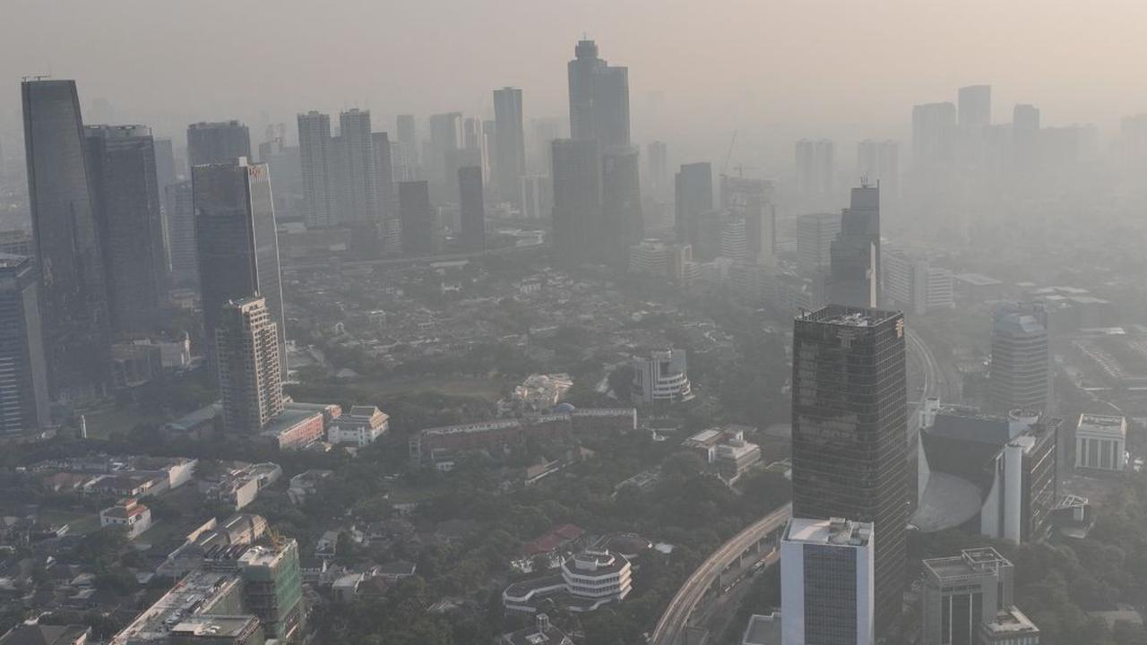 Polusi Tinggi, Kualitas Udara Jakarta Terpantau Tidak Sehat Pagi Ini
