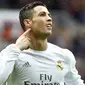 Cristiano Ronaldo merayakan golnya saat madrid menang atas Celta de Vigo di Stadion Santiago Bernabeu , Madrid, Sabtu (5/3/2016). (AFP/Gerard Julien)