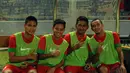 Empat penggawa timnas Indonesia Fachruddin Wahyudi Aryanto, Evan Dimas, Rizki Ramdani Lestaluhu dan Firman Utina berpose jelang berlaga kontra Suriah ada laga persahabatan di Stadion GBK Jakarta, (15/11/2014). (Liputan6.com/Helmi Fithriansyah)