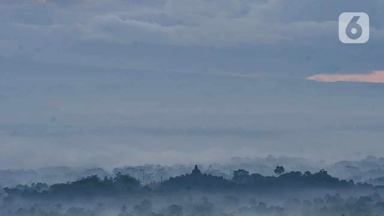 FOTO: Menikmati Keindahan Candi Borobudur saat Sunrise