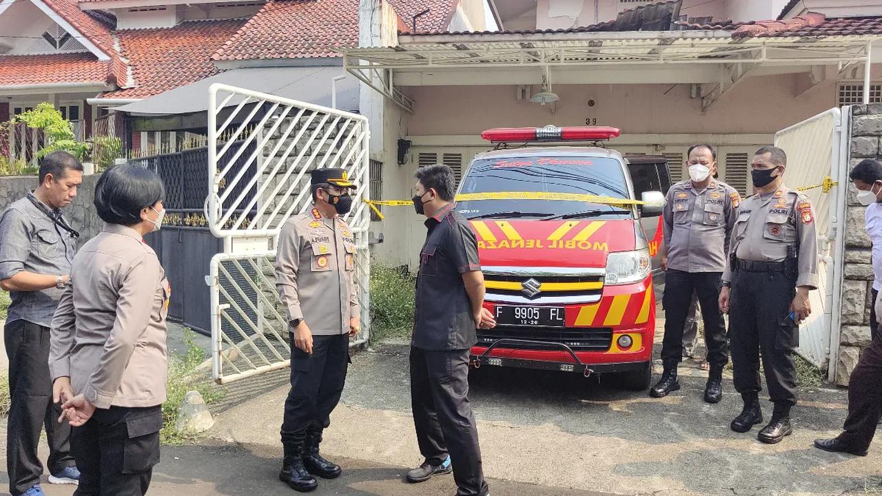 Kekurangan oksigen pada kedua jenazah tersebut dikarenakan sempitnya ruangan atau lokasi dua mayat itu ditemukan di dalam kamar mandi.<br>