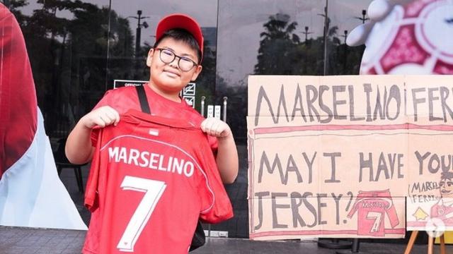 Usai Viral karena Jersey Pemberian Marselino Ferdinan Direbut Orang Lain, Kenneth Dapat Hadiah dari Timnas Indonesia