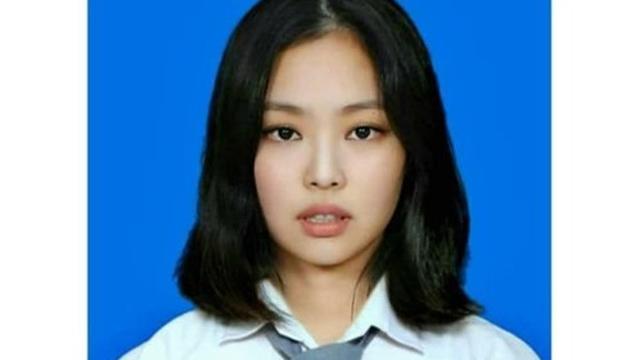 5 Foto Editan Member Blackpink Pakai Seragam Sekolah Ini Bikin Ketawa Hot Liputan6 Com Ingin membuat pas foto harus tahu dulu kode warna background ini. 5 foto editan member blackpink pakai