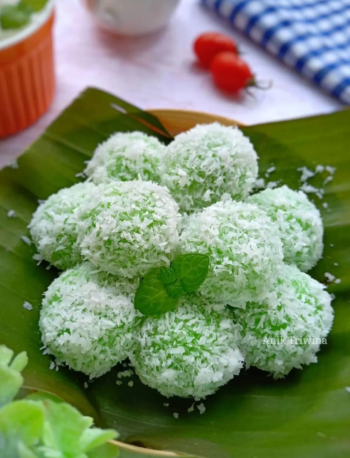 Filosofi Klepon: Antara Kelembutan, Kejutan, dan Makna Kehidupan