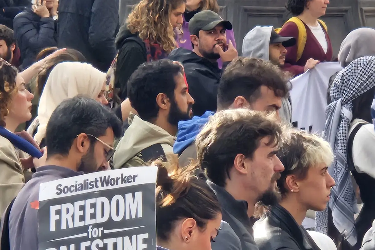 Setelah Turunkan Bendera Israel, Warga Muslim dan Non Muslim Sheffield Kembali Lakukan Demo di Balai Kota