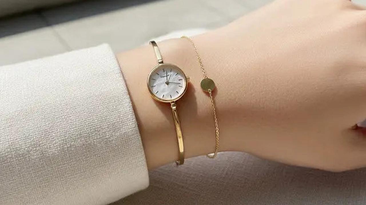 7 Rekomendasi Gelang Stylish yang Cocok Dipadukan dengan Jam Tangan, Makin On Point di 2025