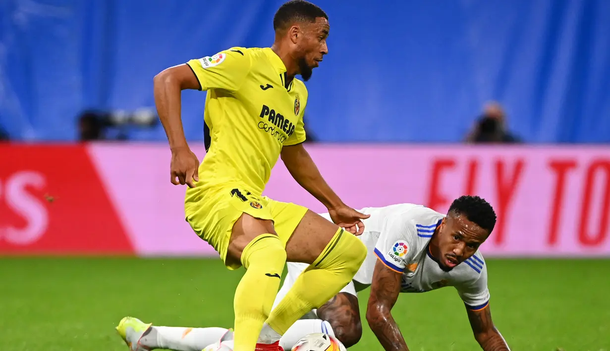 Di akhir babak pertama, Arnaut Danjuma kembali mengancam gawang Real Madrid. Tembakannya dari jarak dekat masih melebar dari gawang Real Madrid. (AFP/Gabriel Bouys)