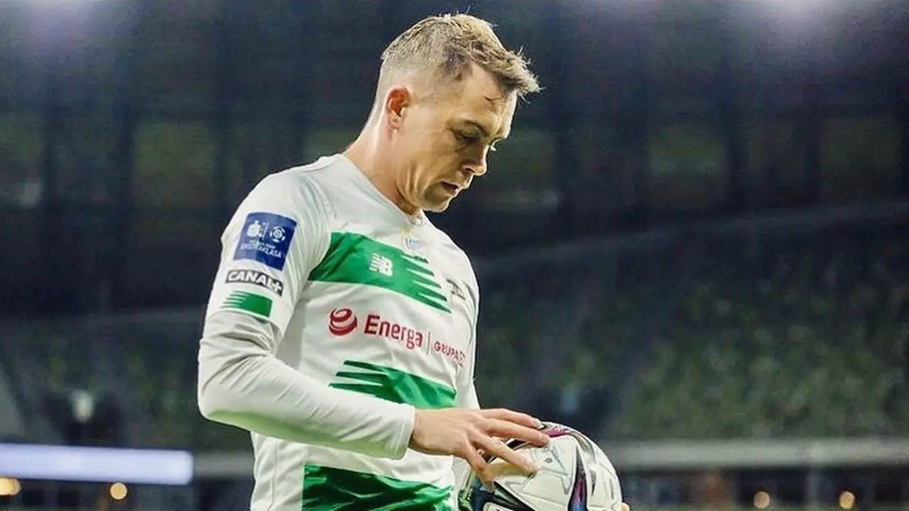 Maciec Gajos sewaktu membela Lechia Gdansk di Polandia.