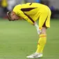 Reaksi kiper Manchester United, Nathan Bishop setelah bertabrakan dengan pemain Wrexham, Paul Mullin pada laga uji coba pramusim di Snapdragon Stadium, San Diego, California, Rabu (25/07/2023) WIB. (AFP/Getty Images/Sean M. Haffey)