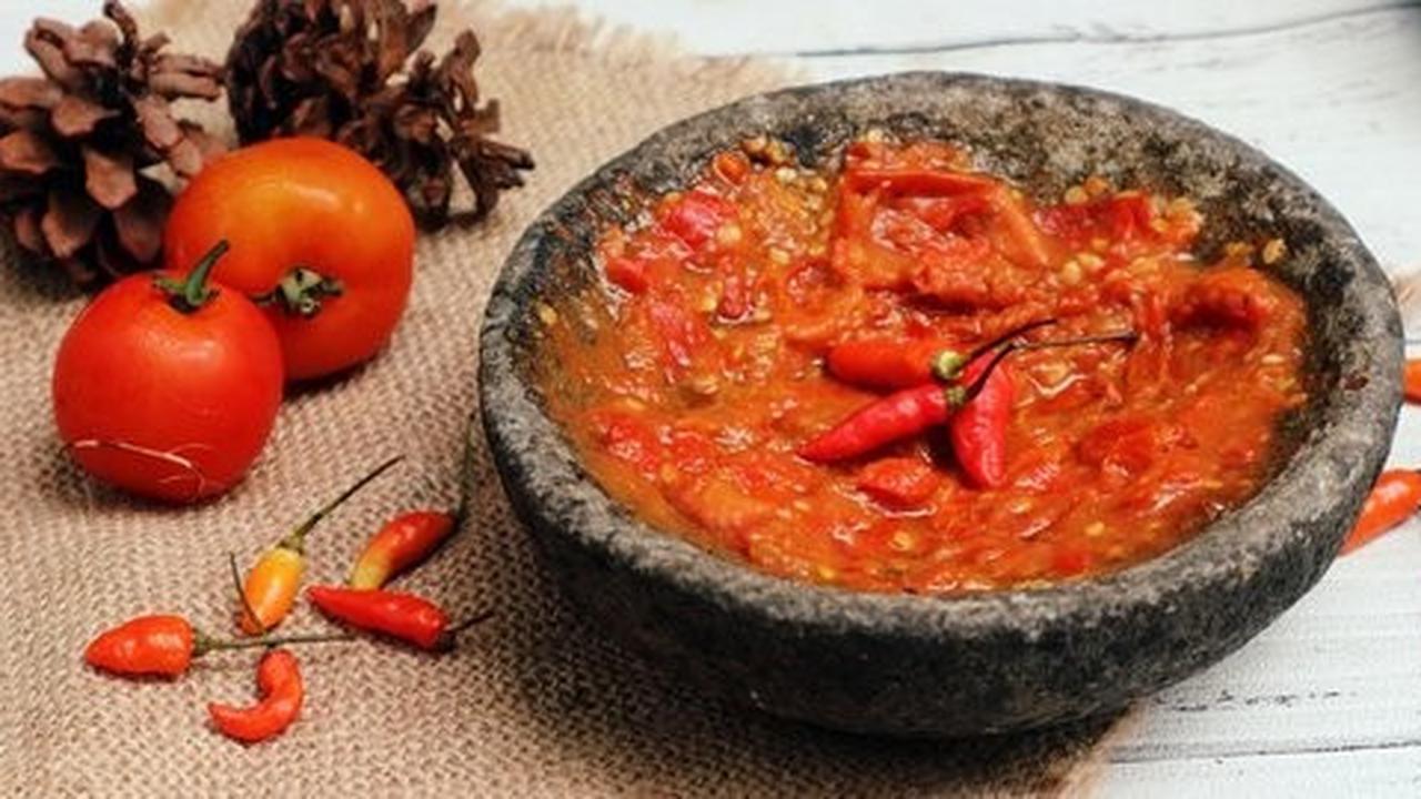 Cara Ampuh Menggoreng Cabai Tanpa Letupan Minyak, Cukup Gunakan Satu Bahan Dapur Ini