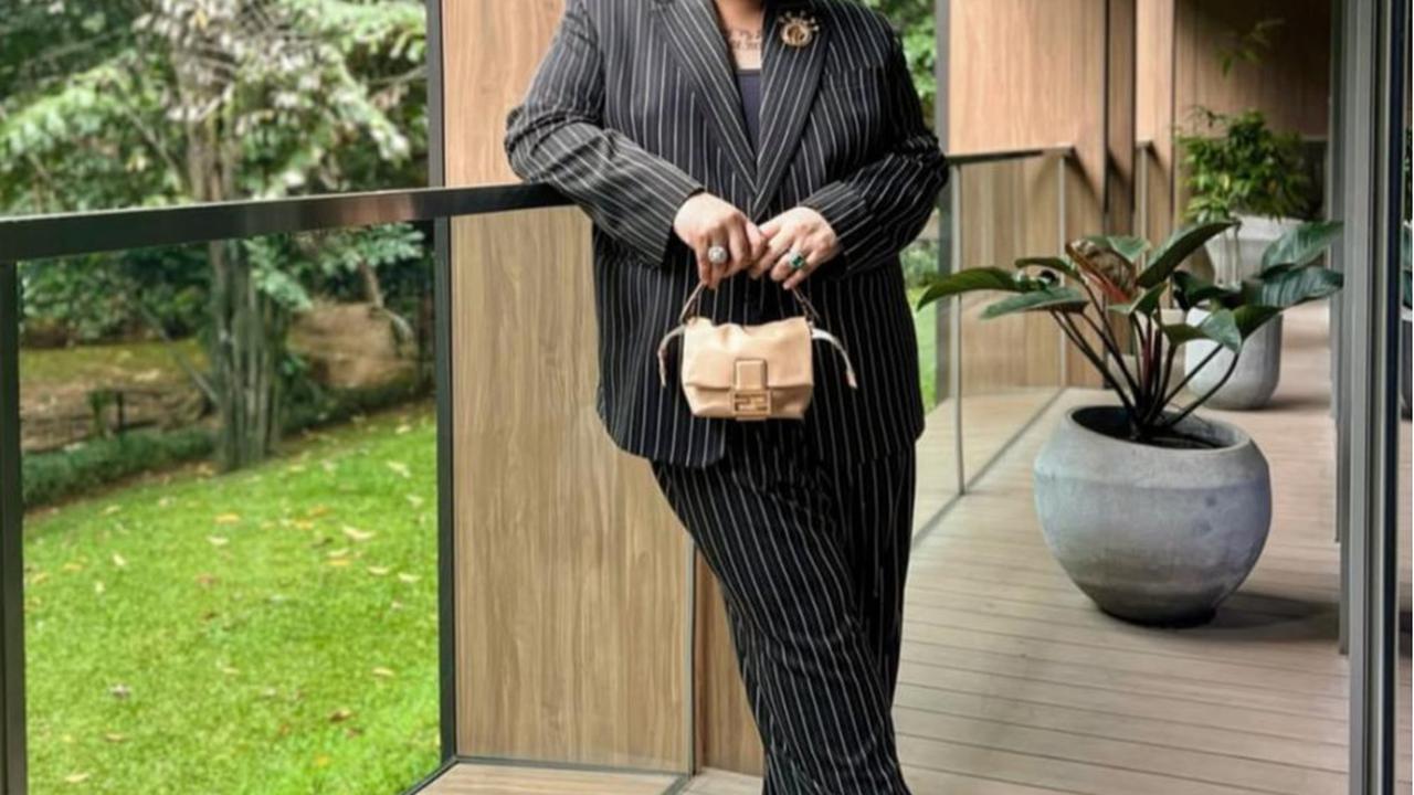 Ivan Gunawan - Ivan Gunawan dan Mandjha Hijab: Desain Glamour dan Elegan